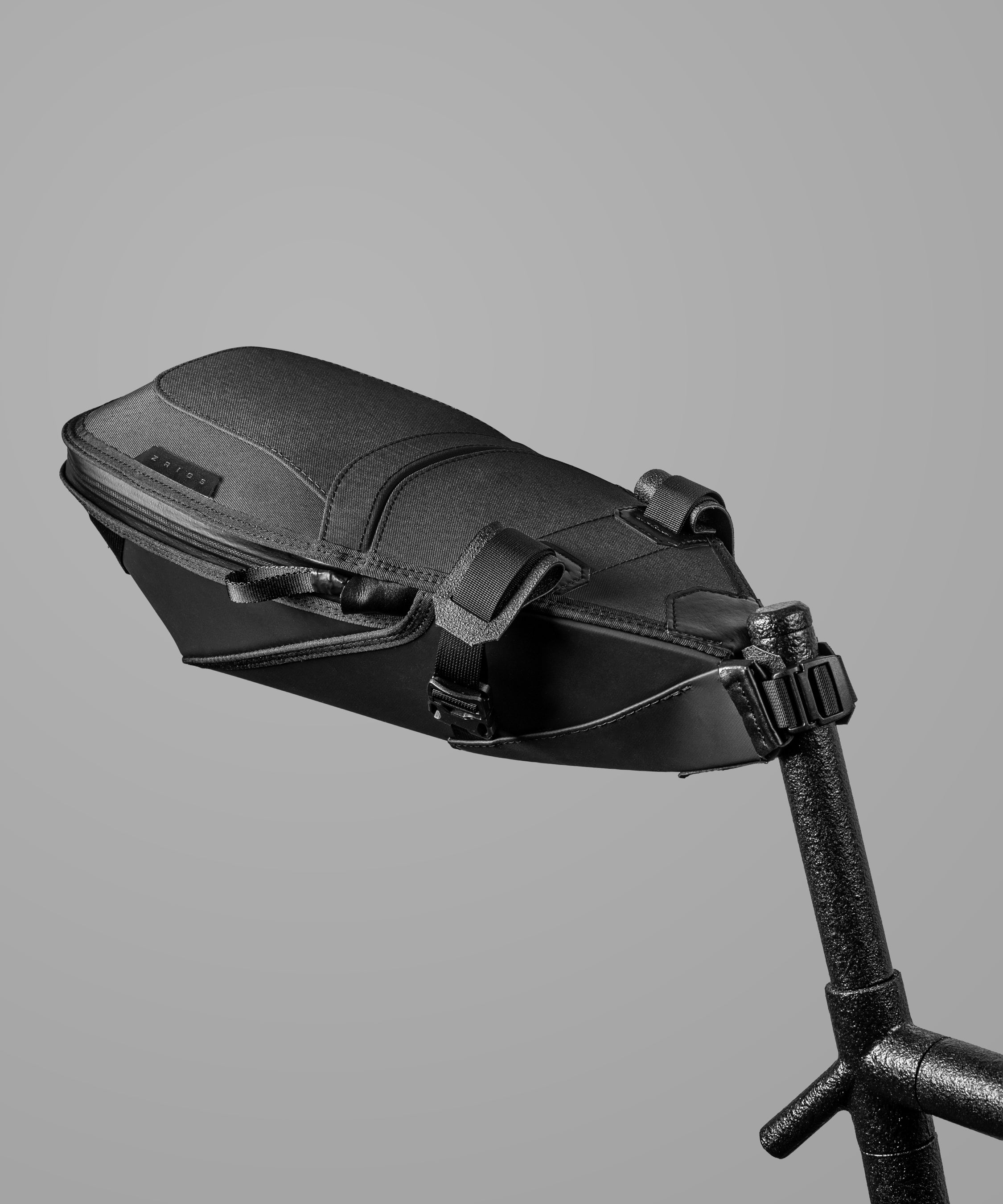 saddle001-BK_1.jpg