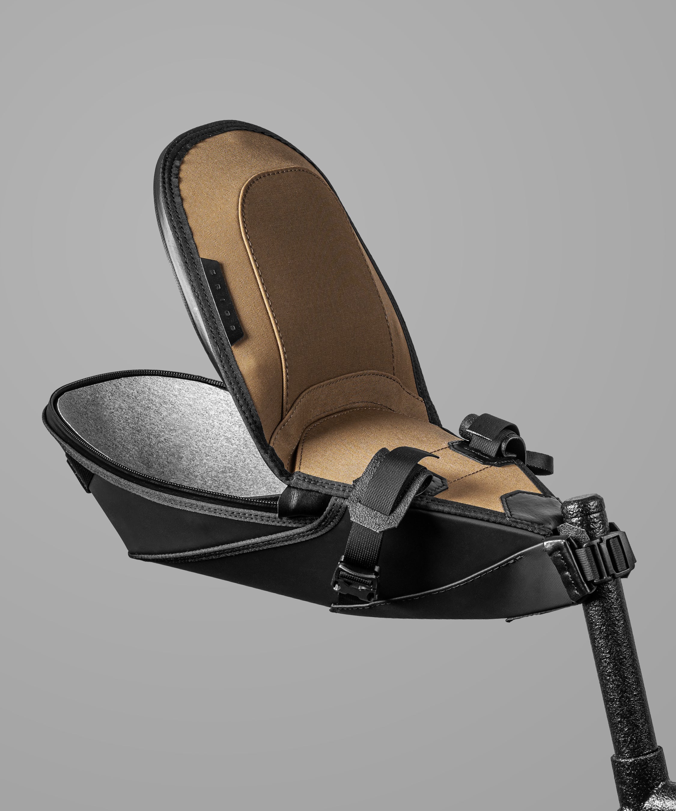 saddle004-CYT_1.jpg