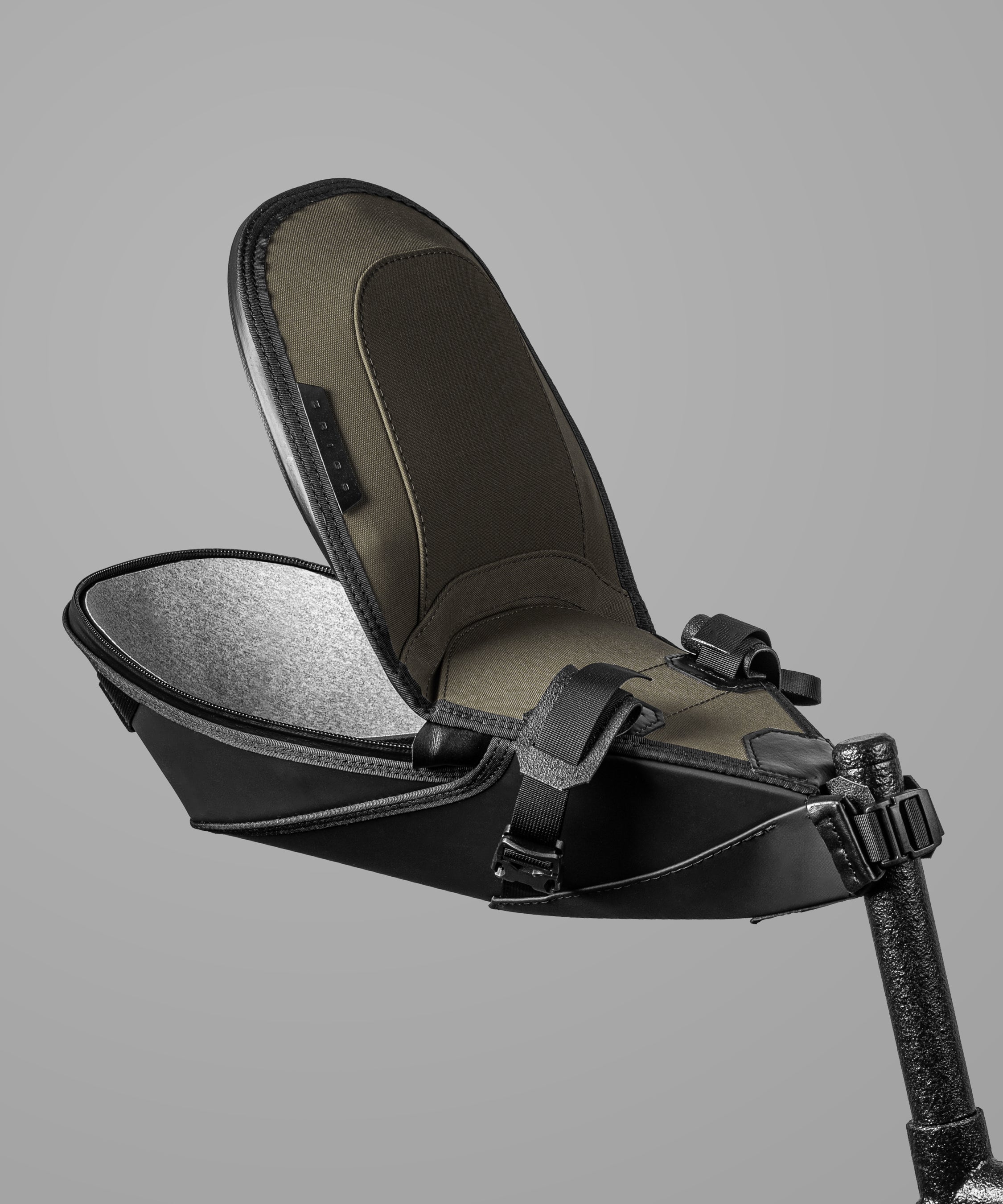 saddle004-RG_1.jpg