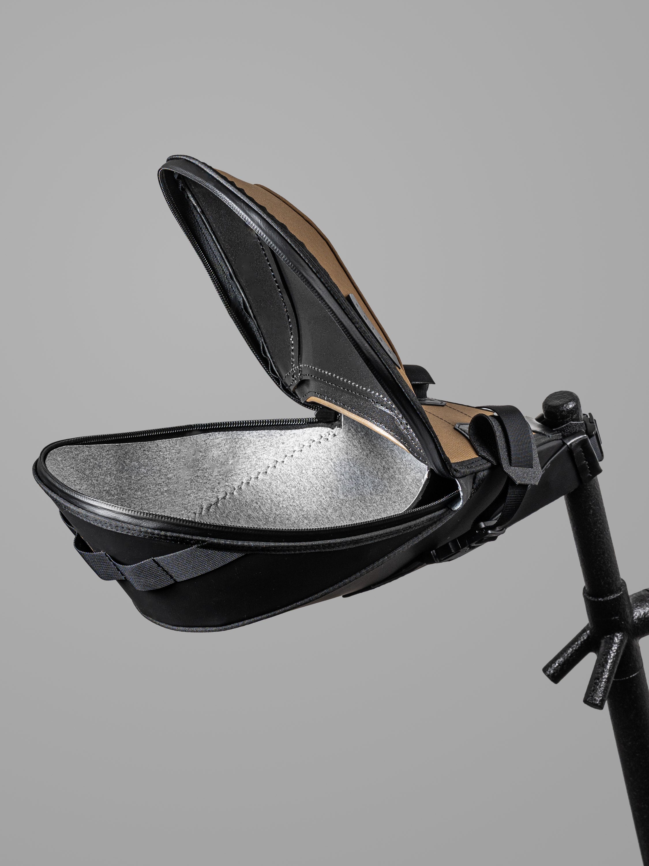 HARDSHELL SADDLEBAG 4.0L / Coyote