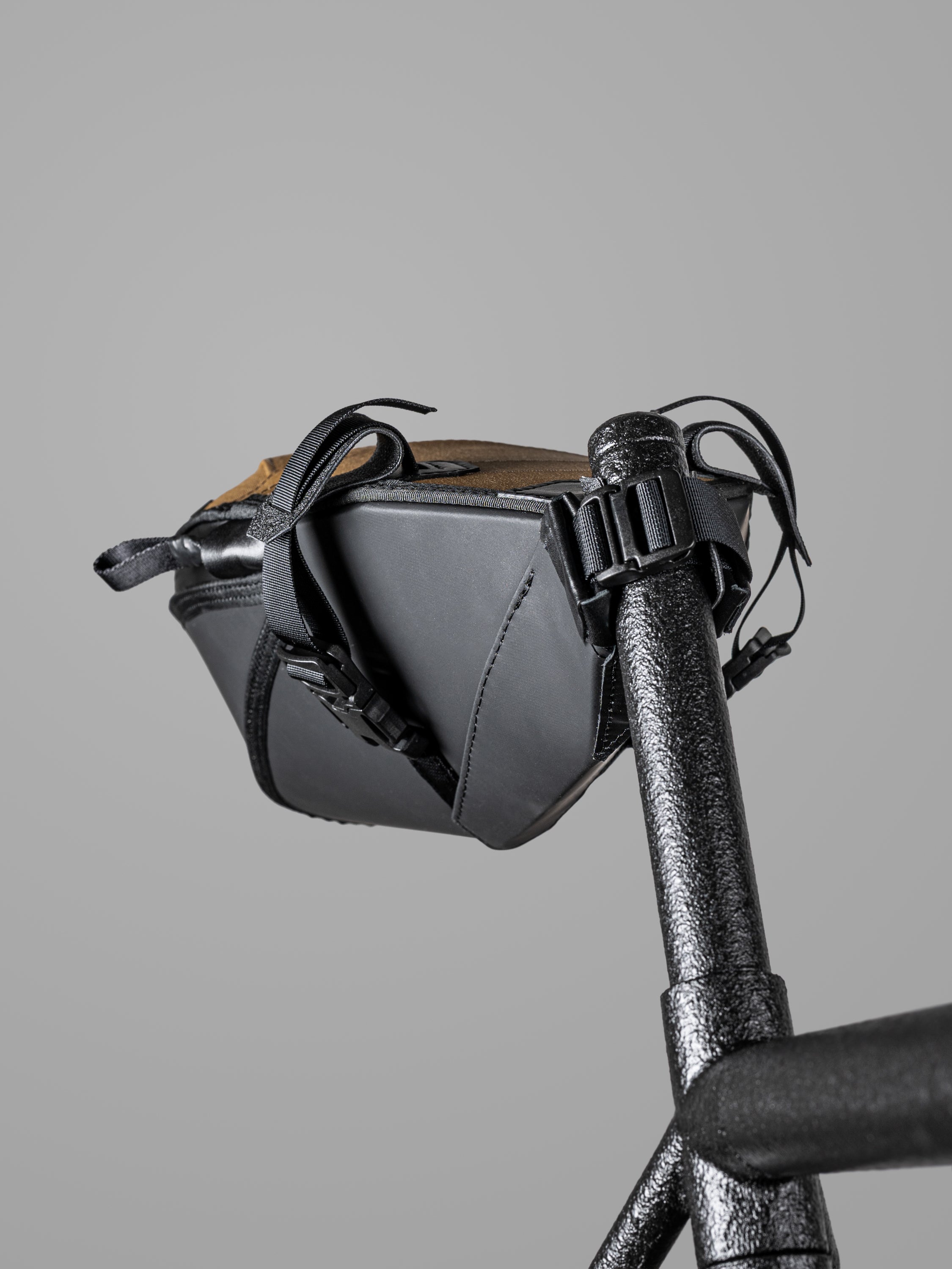 HARDSHELL SADDLEBAG 4.0L / Coyote